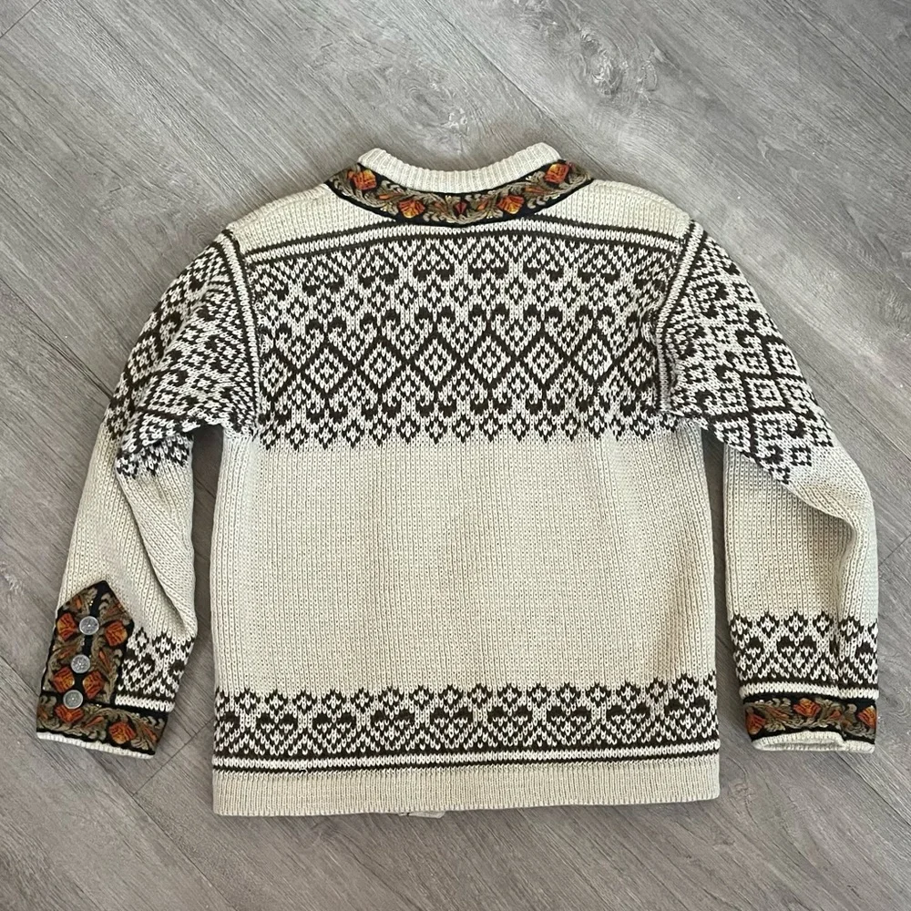 Siril Sweater Shop Norwegian Alpine 100% Wool Cardigan in Cream - Picture 2 of 7